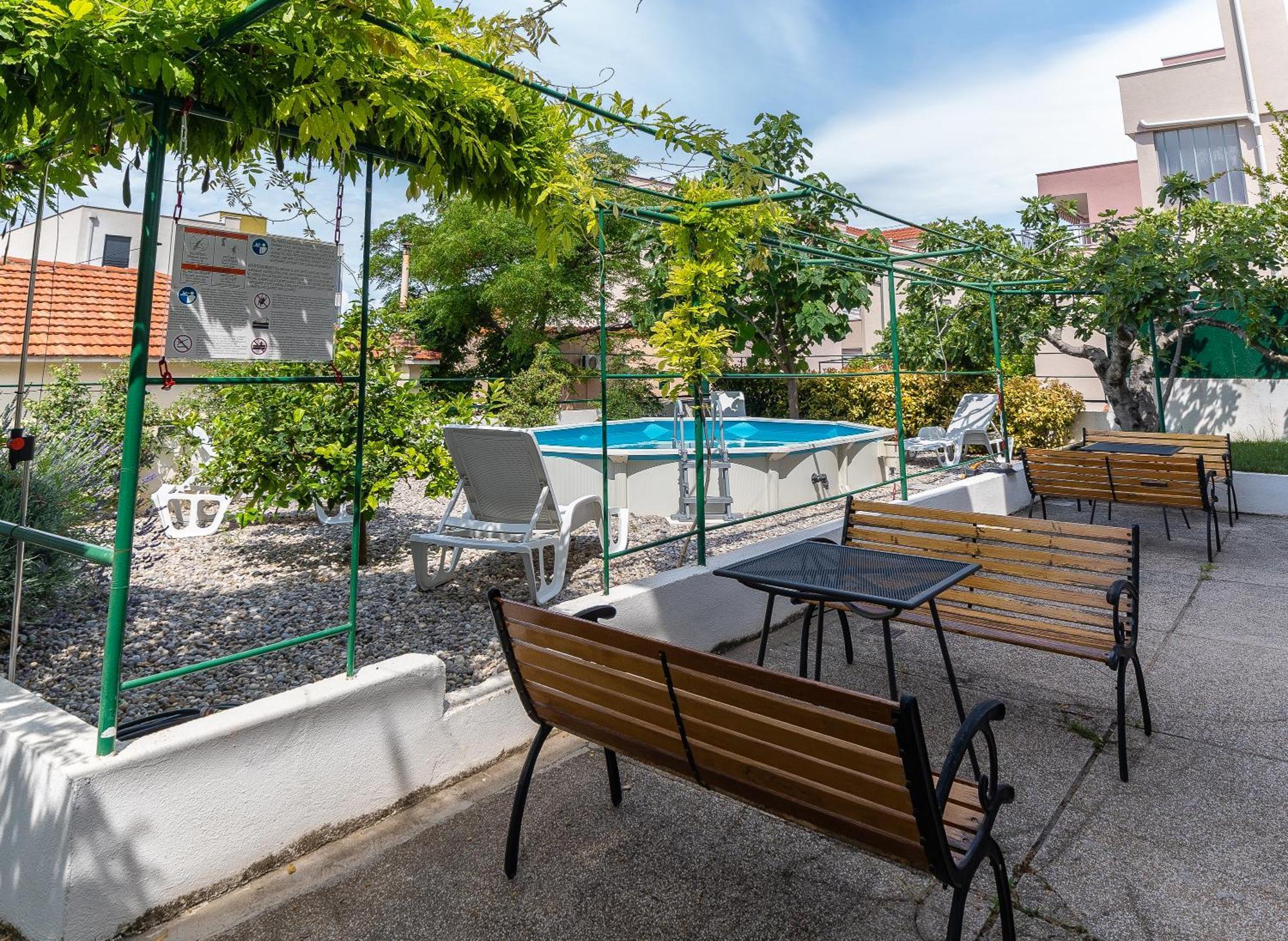 Apartments turtle gardens Makarska Buitenkant foto