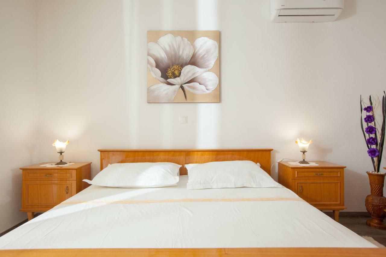 Apartments turtle gardens Makarska Buitenkant foto