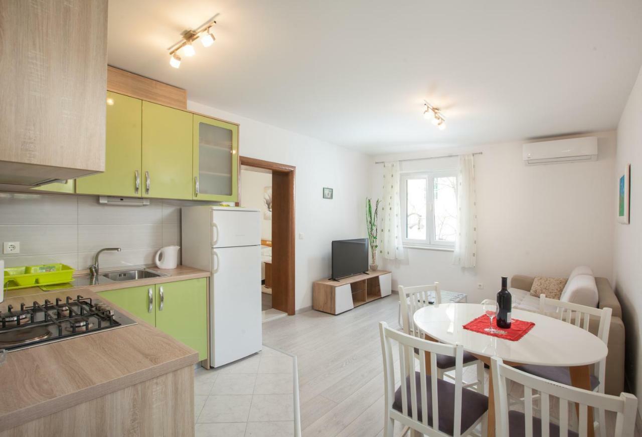 Apartments turtle gardens Makarska Buitenkant foto