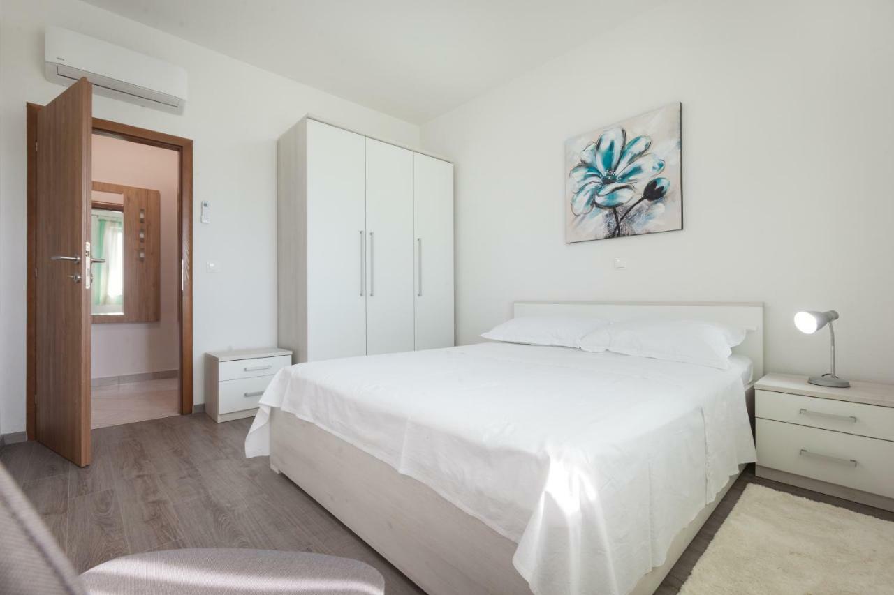 Apartments turtle gardens Makarska Buitenkant foto