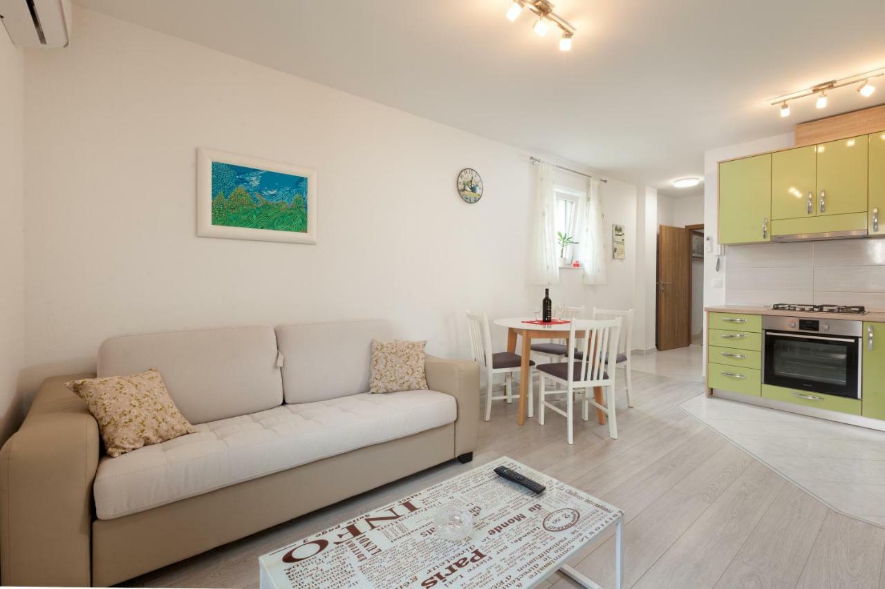 Apartments turtle gardens Makarska Buitenkant foto